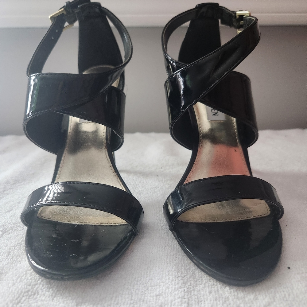 Steve Madden, Black patent leather, size 7 heels